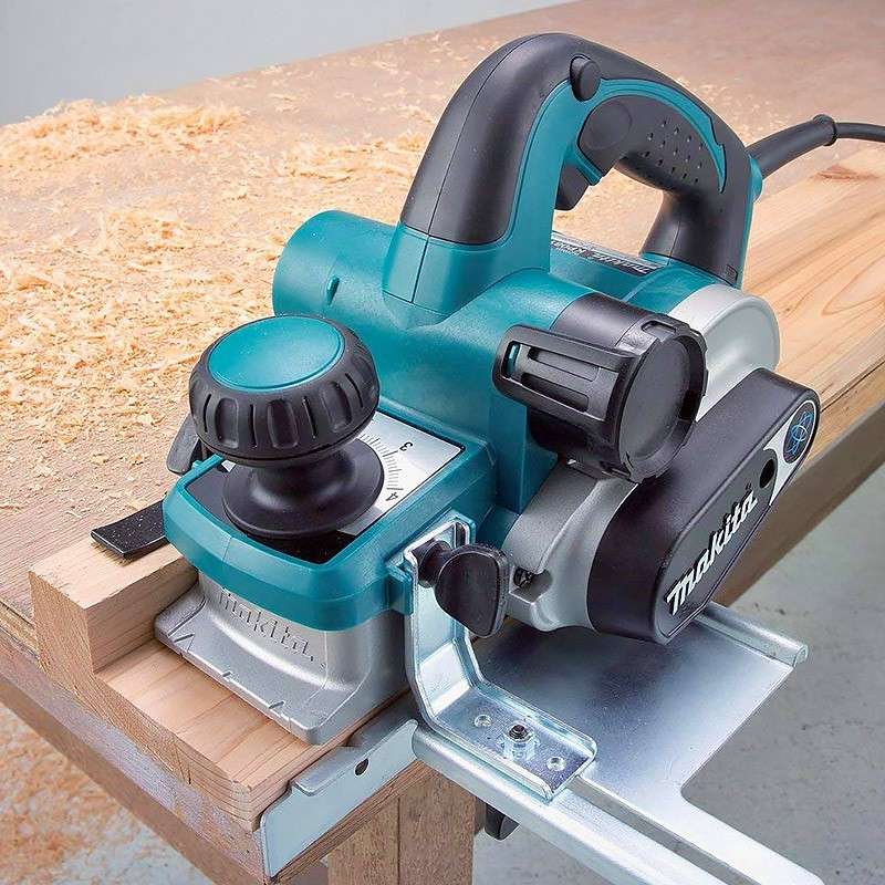 Rabot MAKITA KP0810C 1050 W 82 mm