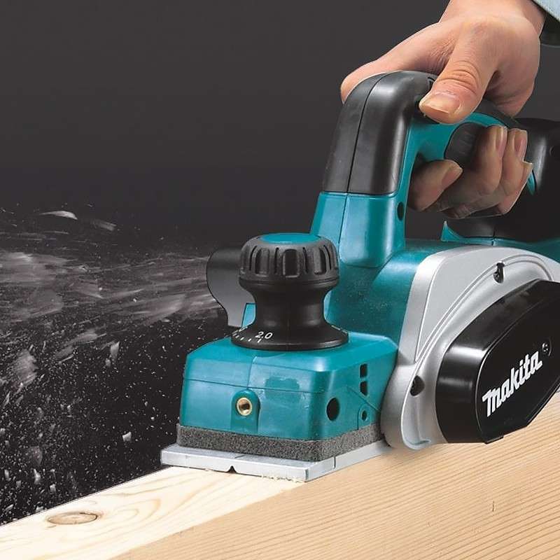 Rabot sans fil MAKITA DKP180Z - 18V - 82mm