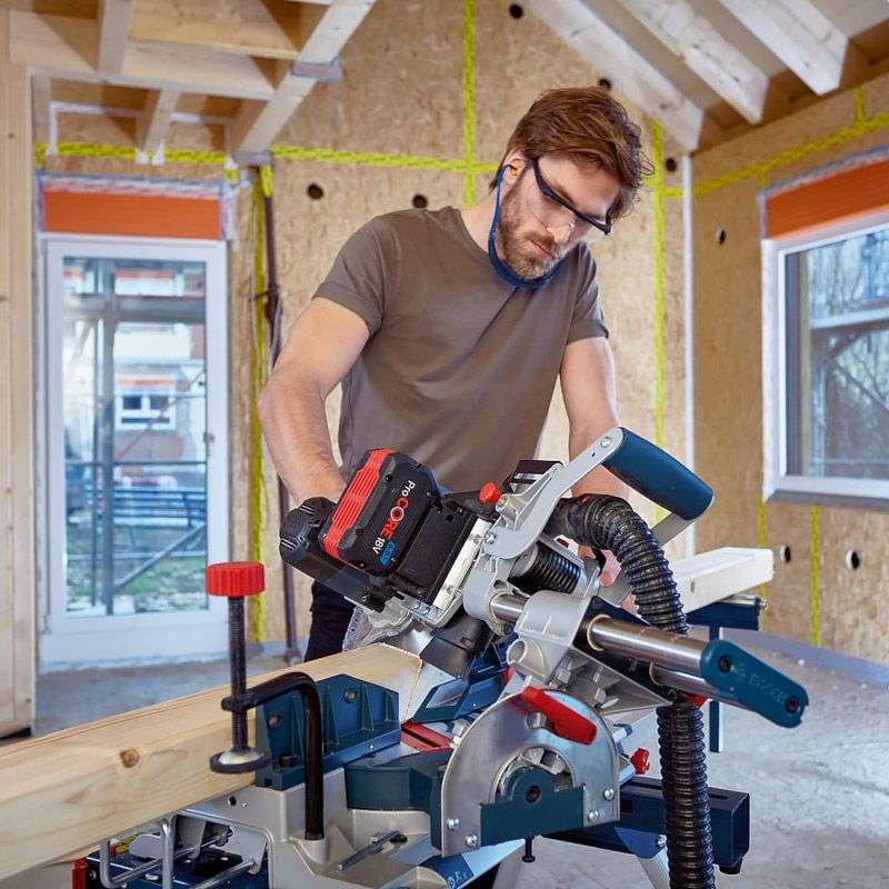 Scie à onglets sans-fil BOSCH 0601B41000 - GCM 18V-216 Professional Biturbo - 18V - Ø 216mm (vendu sans batterie)