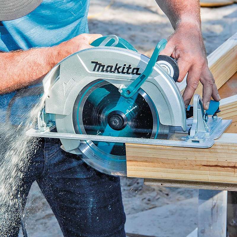 Scie circulaire MAKITA HS0600 - Ø 270mm - 2000W