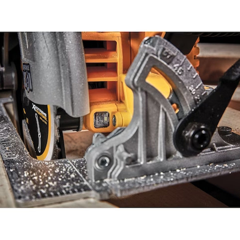 Scie circulaire Ø190mm 54V DEWALT DCS573T1-QW FLEXVOLT Brushless avec coffret et une batterie 6,0 Ah