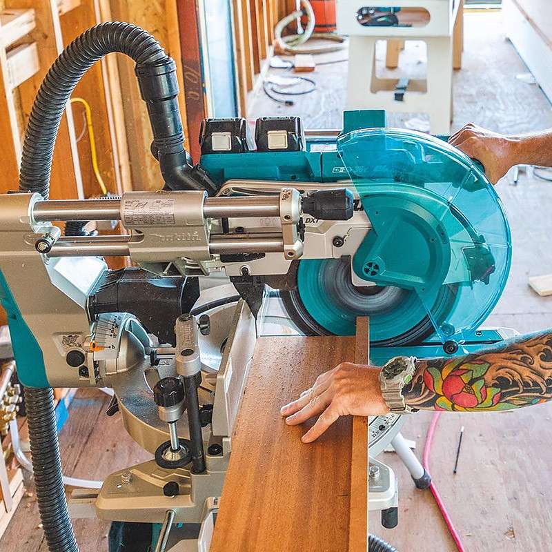 Scie radiale MAKITA DLS211ZU 36V (2x18V) Li-Ion Ø 305 mm (vendu sans batterie)