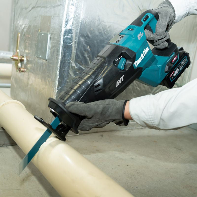 Scie sabre 32 mm 40V max XGT MAKITA JR002GM201 2 x 4,0Ah + chargeur en coffret