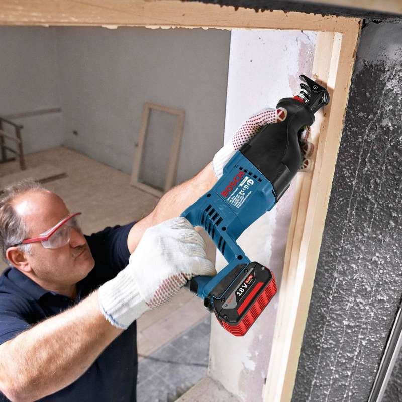 Scie Sabre BOSCH 060164J007 - GSA 18 V-LI Professional (vendu sans batterie) avec L-Boxx