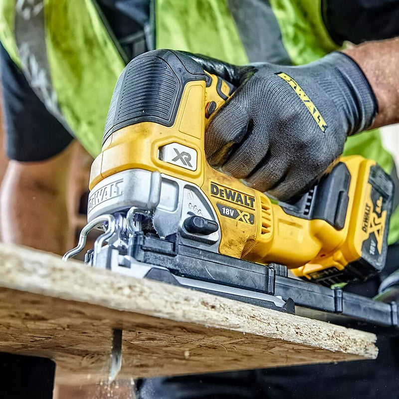 Scie sauteuse DEWALT DCS334NT Brushless XR 18V (machine nue) en coffret