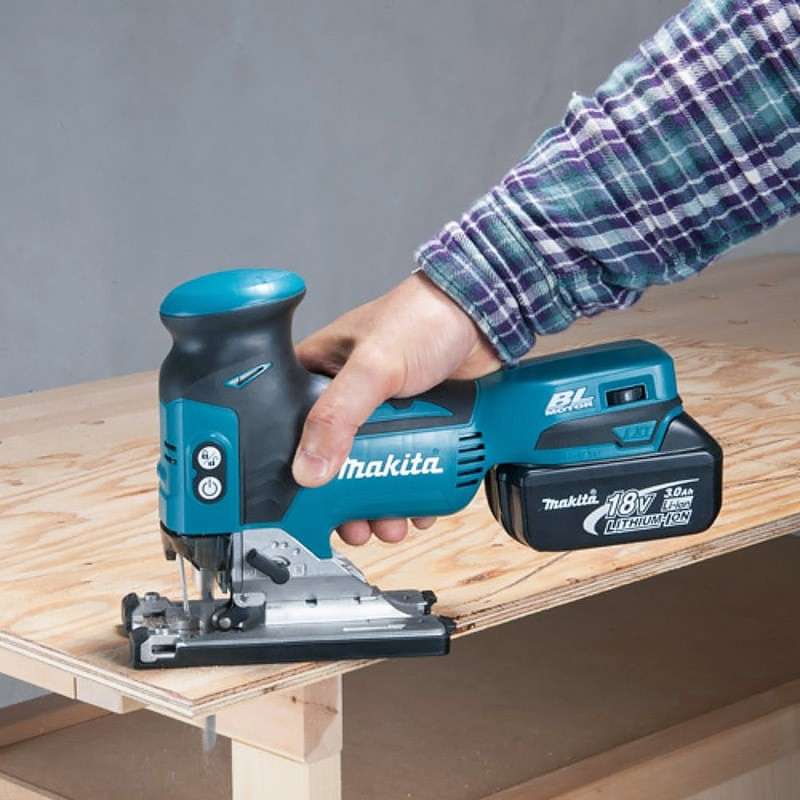 Scie Sauteuse MAKITA DJV181ZJ (vendu sans batterie) + Mak-pac