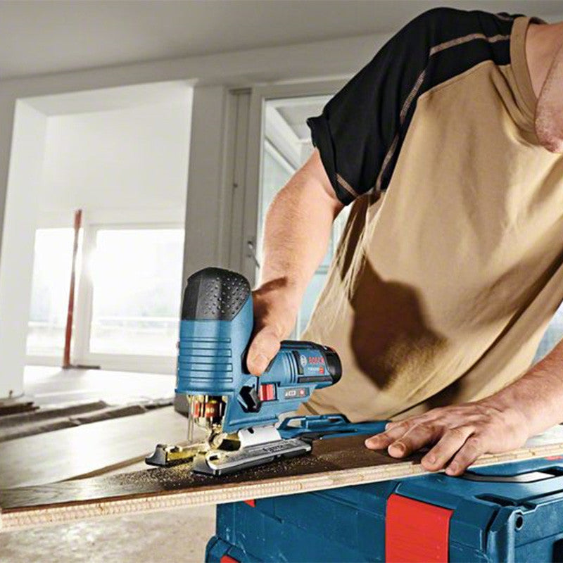 Scie sauteuse sans fil BOSCH 06015A1002 - GST 12V-70 Professional 12V (vendu sans batterie)