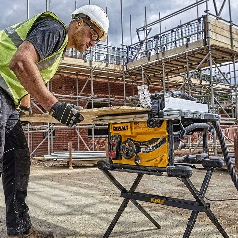 Scie sur table Ø210mm 1850W DEWALT DWE7485-QS