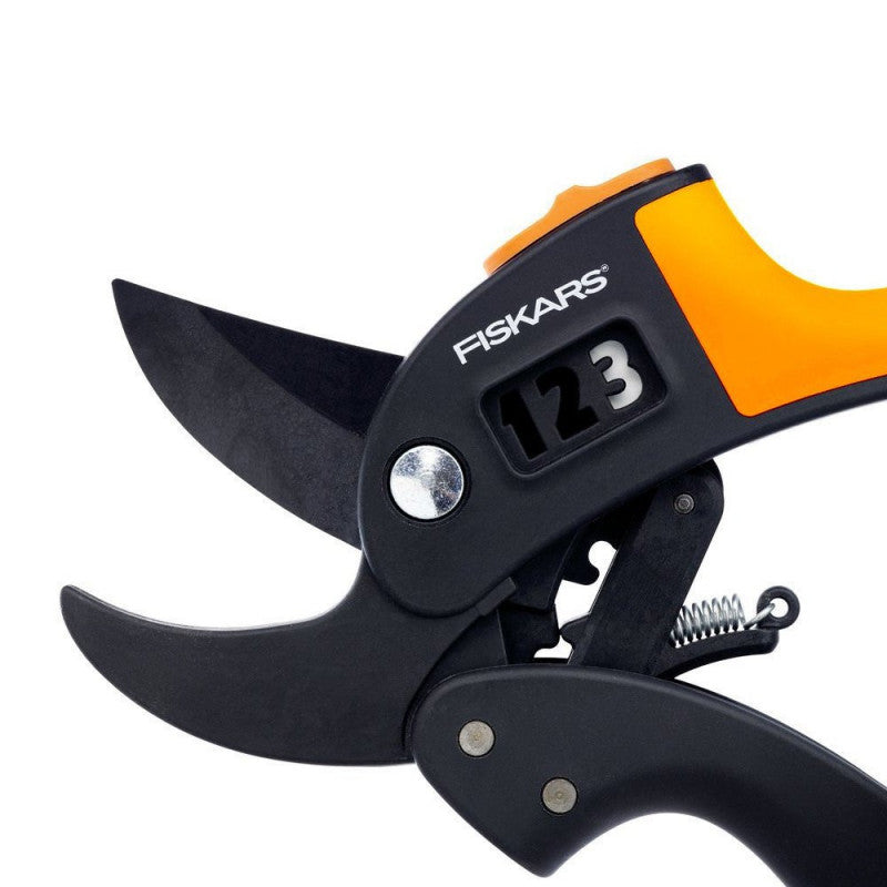 Sécateur à enclume FISKARS Powerstep P83 190mm - 24mm