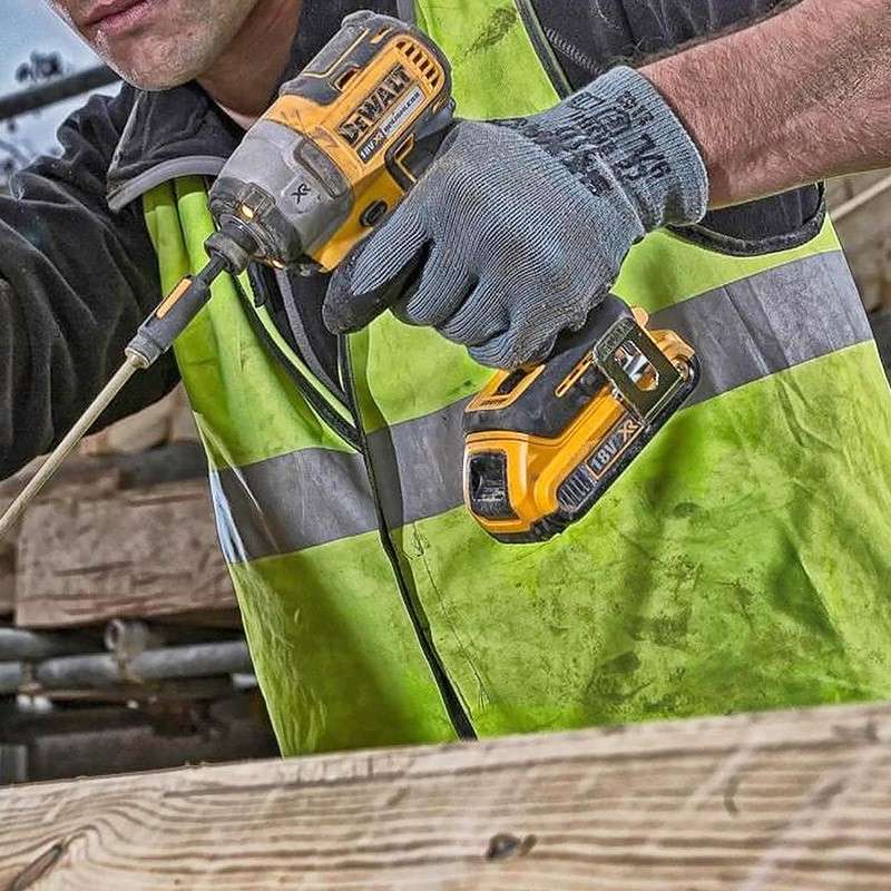 Visseuse à choc 205Nm 18V DEWALT DCF887N-XJ Brushless