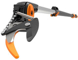 1023634 - Coupe branche avec une scie of