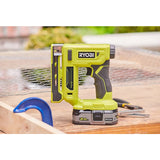 Agrafeuse RYOBI R18ST50-0 18V  livrée avec agrafes et crochet de maintien  (vendu sans batterie)
