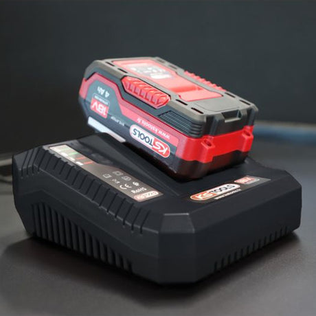 Chargeur rapide 18V 4A pour batteries 515.4702F et 515.4705F - KS TOOLS - 515.4703F