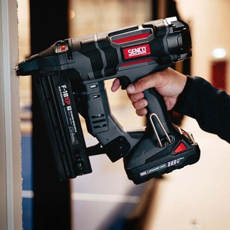 Cloueur FUSION F18-XP - 15 à 55 MM SENCO - 10M2501N - 2 batteries Lion 18V + chargeur