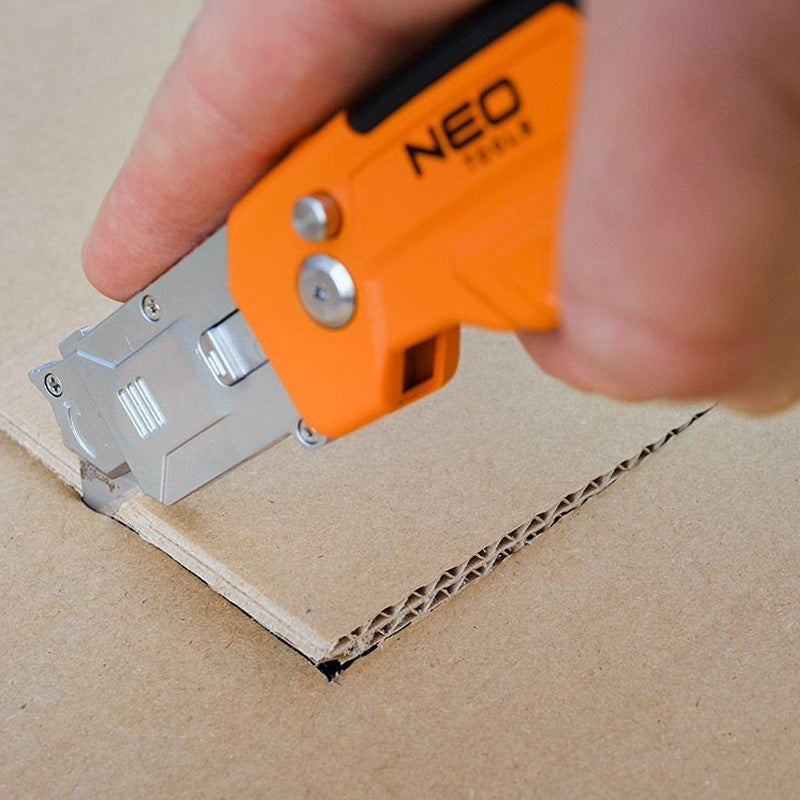 Couteau à lame trapézoïdale avec grattoir - NEO TOOLS - 63-708