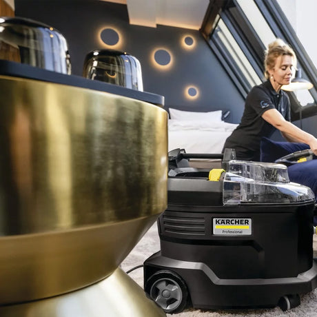 Injecteur-extracteur  Puzzi 8/1 KARCHER  (Go!Further)  - 1.100-249.0  - en noir avec 44 % de plastique recyclé