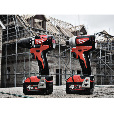 Pack 2 outils Perceuse + Visseuse MILWAUKEE M18 CBLPP2B-502C Compact Brushless Powerpack