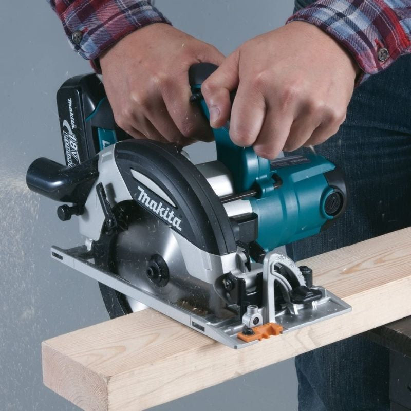 Scie circulaire 18V Li-ion MAKITA DHS630ZJ Ø165 mm (Machine seule) en coffret MAKPAC