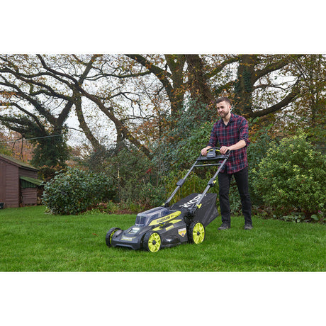 Tondeuse tractée Brushless 36V MAX POWER  RYOBI RY36LMX51A-160 - 51 cm (1 x 6,0 Ah High Energy)